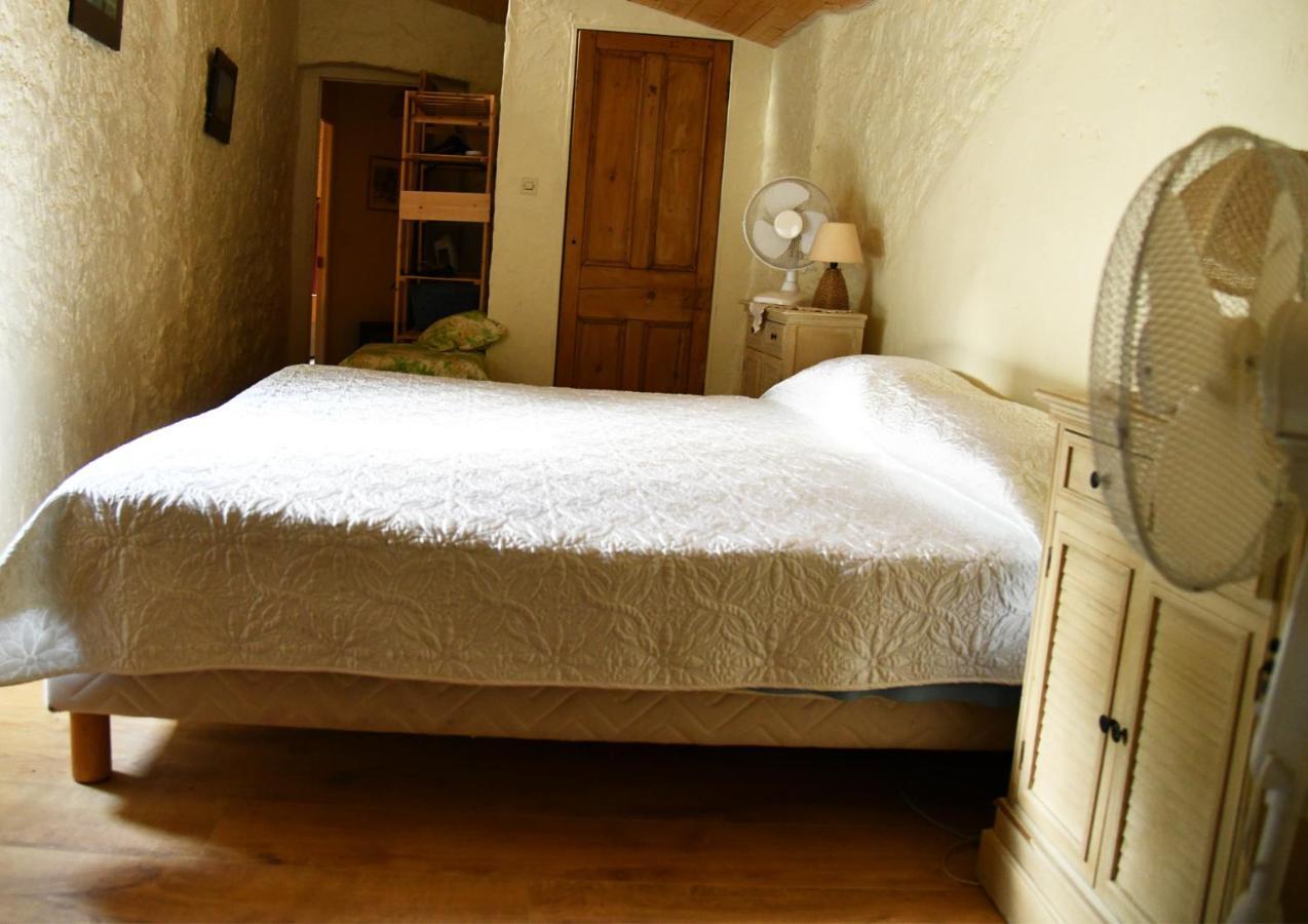 Appartement Chez Janie Hirst à Sauzet  Extérieur photo