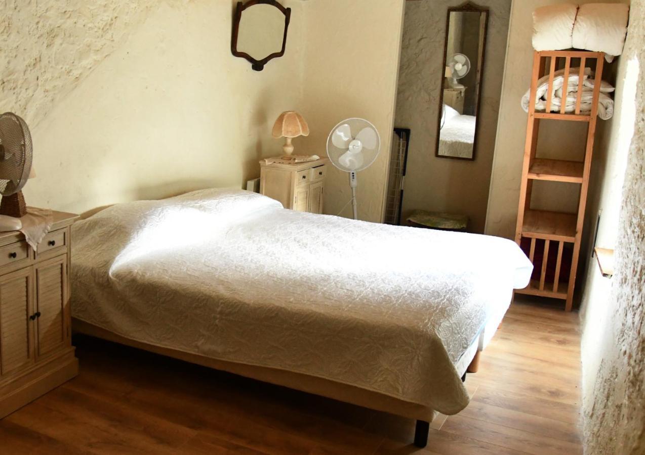 Appartement Chez Janie Hirst à Sauzet  Extérieur photo